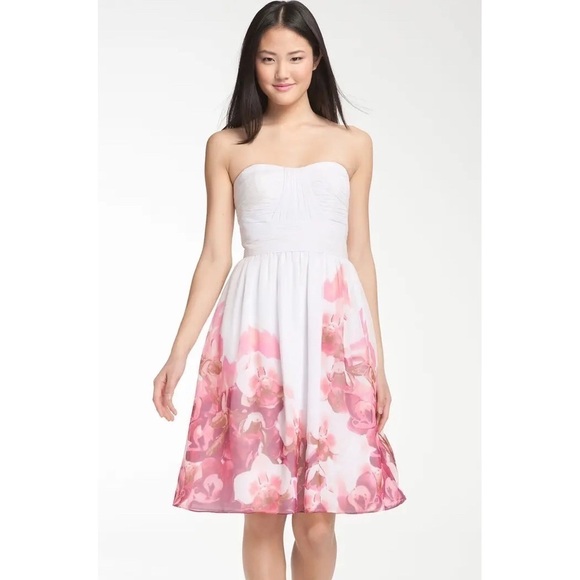 Monique Lhuillier Dresses & Skirts - Monique Lhuillier Bridesmaids Chiffon floral Dress